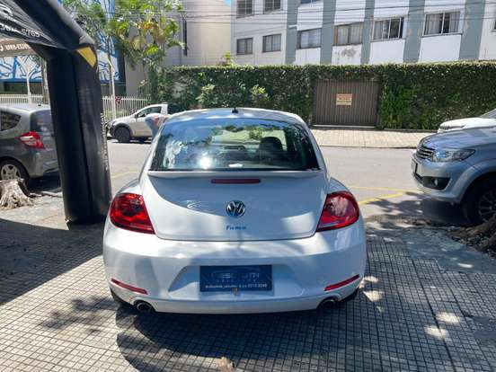 VOLKSWAGEN-FUSCA-2012