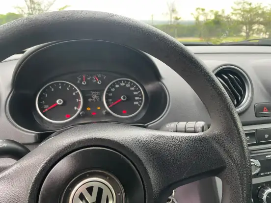 VOLKSWAGEN-GOL-2009