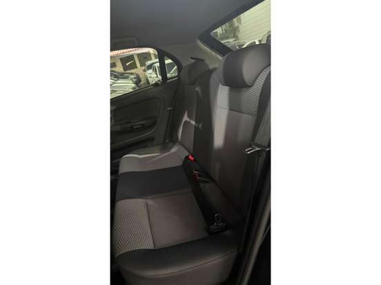 VOLKSWAGEN-GOL-1.0 MI 8V FLEX 4P MANUAL G.V VOLKSWAGEN-GOL-2011