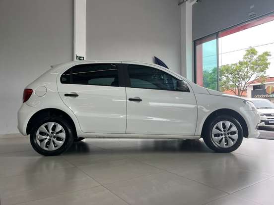 VOLKSWAGEN-GOL-1.0 MI TRENDLINE 8V FLEX 4P MANUAL VOLKSWAGEN-GOL-2014