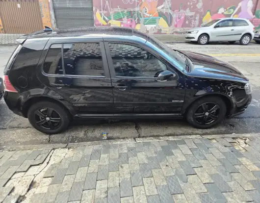 VOLKSWAGEN-GOLF-2009
