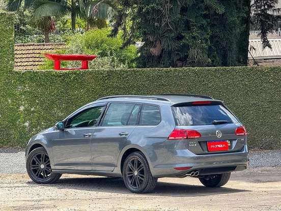 VOLKSWAGEN-GOLF-2017