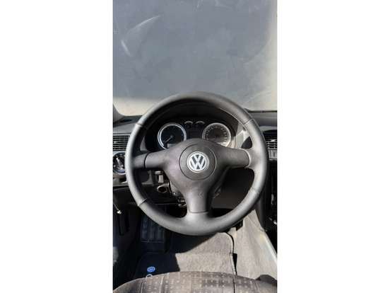 VOLKSWAGEN-GOLF-1.6 MI GENERATION 8V GASOLINA 4P MANUAL VOLKSWAGEN-GOLF-2005