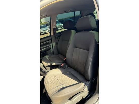 VOLKSWAGEN-GOLF-1.6 MI GENERATION 8V GASOLINA 4P MANUAL VOLKSWAGEN-GOLF-2005