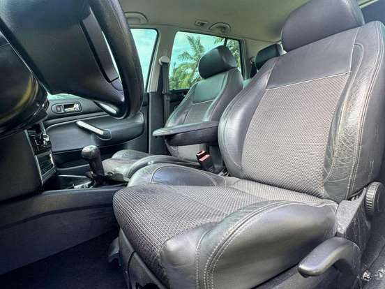 VOLKSWAGEN-GOLF-1.6 MI SPORTLINE 8V FLEX 4P MANUAL VOLKSWAGEN-GOLF-2010