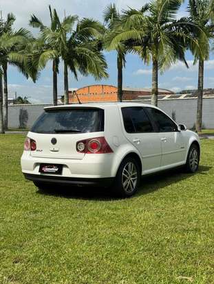 VOLKSWAGEN-GOLF-2010