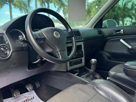 VOLKSWAGEN-GOLF-1.6 MI SPORTLINE 8V FLEX 4P MANUAL VOLKSWAGEN-GOLF-2010