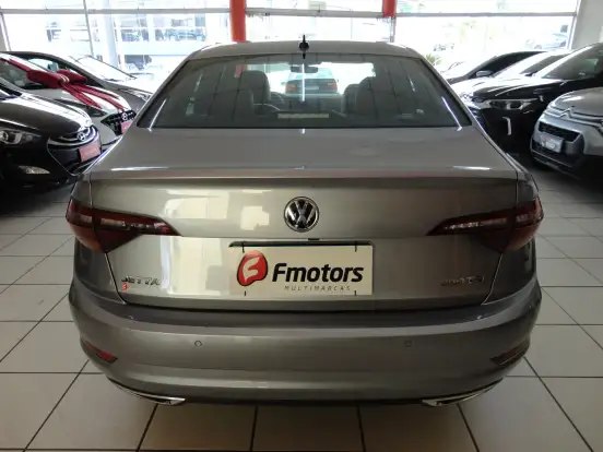 VOLKSWAGEN-JETTA-2020