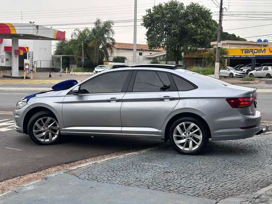 VOLKSWAGEN-JETTA-2019