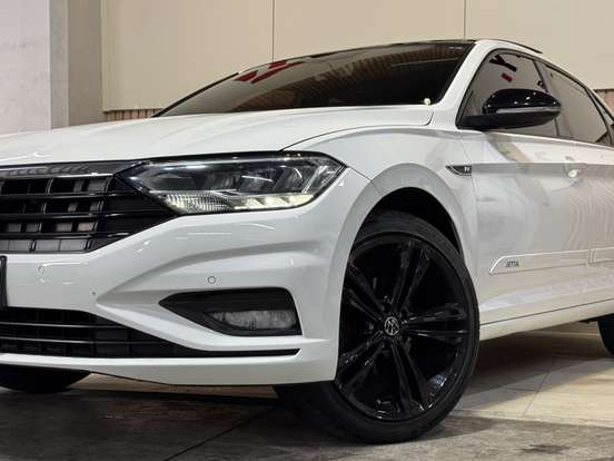 VOLKSWAGEN-JETTA-2019
