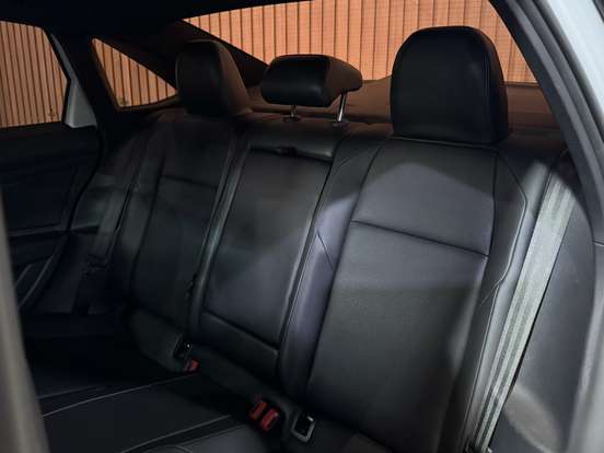 VOLKSWAGEN-JETTA-2019