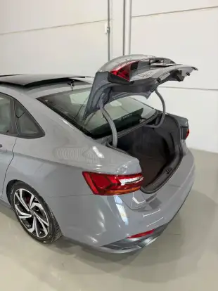 VOLKSWAGEN-JETTA-2024