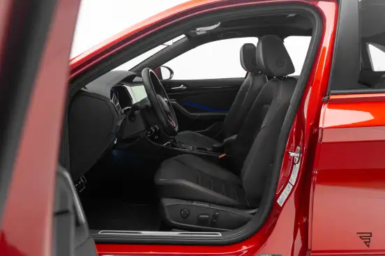VOLKSWAGEN-JETTA-2024