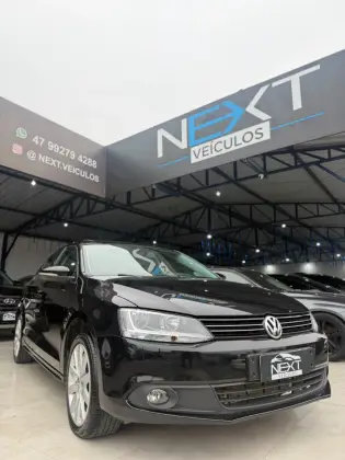 VOLKSWAGEN JETTA 2.0 COMFORTLINE FLEX 4P TIPTRONIC