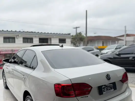 VOLKSWAGEN-JETTA-2.0 COMFORTLINE FLEX 4P TIPTRONIC VOLKSWAGEN-JETTA-2012