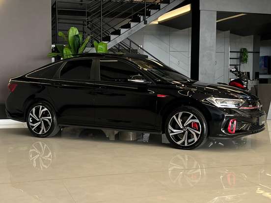 VOLKSWAGEN-JETTA-2024