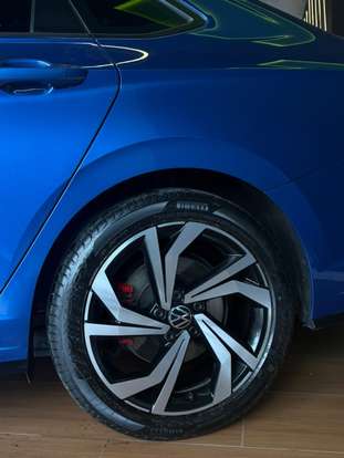 VOLKSWAGEN-JETTA-2024