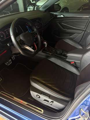 VOLKSWAGEN-JETTA-2024