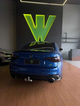 VOLKSWAGEN-JETTA-2024