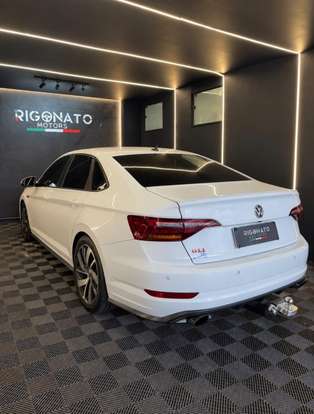 VOLKSWAGEN-JETTA-2020
