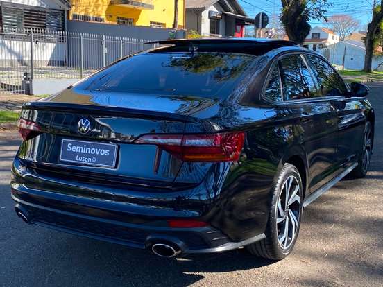 VOLKSWAGEN-JETTA-2024