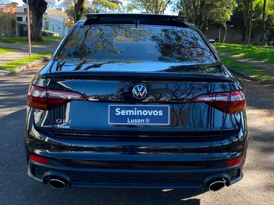 VOLKSWAGEN-JETTA-2024