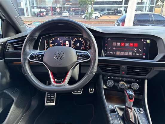 VOLKSWAGEN-JETTA-2023