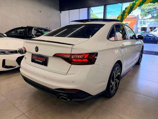 VOLKSWAGEN-JETTA-2024