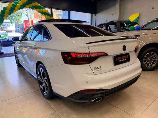 VOLKSWAGEN-JETTA-2024