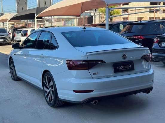 VOLKSWAGEN-JETTA-2019