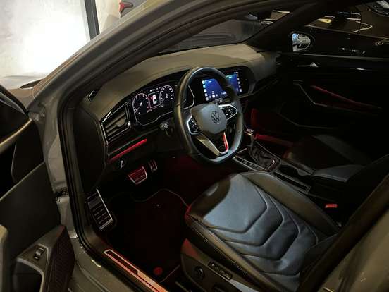 VOLKSWAGEN-JETTA-2024