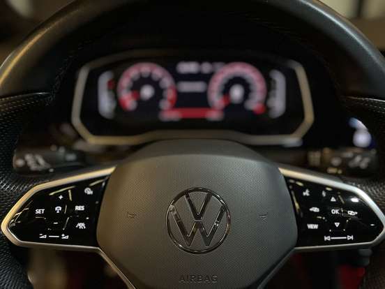 VOLKSWAGEN-JETTA-2024