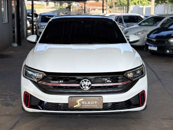 VOLKSWAGEN-JETTA-2023