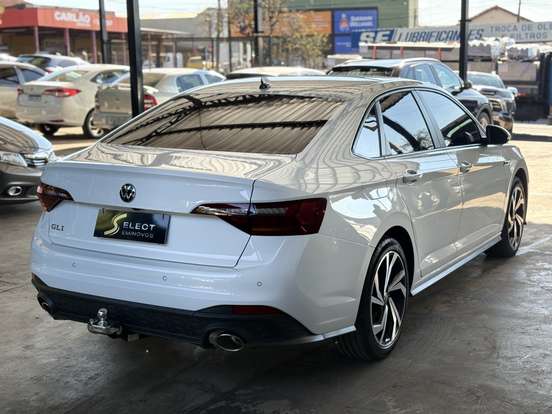 VOLKSWAGEN-JETTA-2023