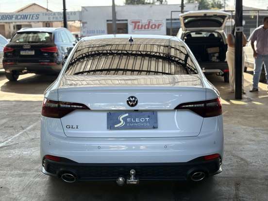 VOLKSWAGEN-JETTA-2023