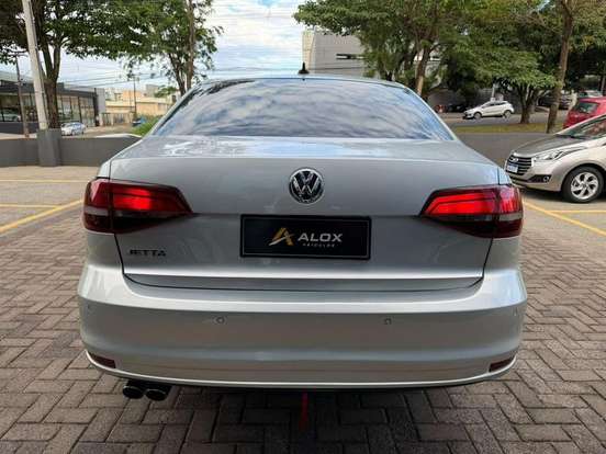 VOLKSWAGEN-JETTA-2015