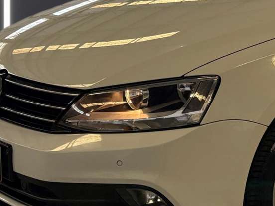VOLKSWAGEN-JETTA-2015