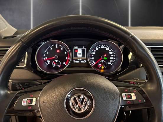 VOLKSWAGEN-JETTA-2015