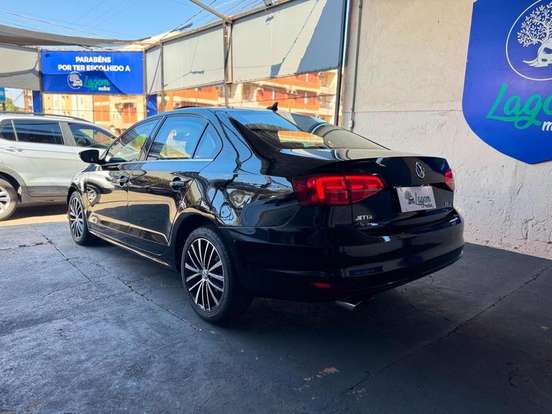 VOLKSWAGEN-JETTA-2017
