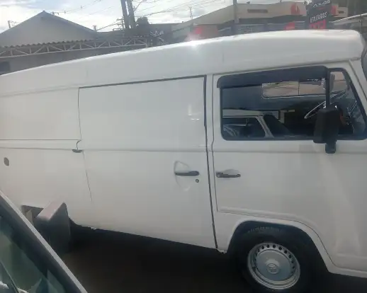 VOLKSWAGEN-KOMBI-2011