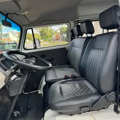 VOLKSWAGEN-KOMBI-2013