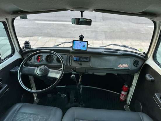 VOLKSWAGEN-KOMBI-2003