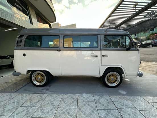 VOLKSWAGEN-KOMBI-1.6 MI STD LOTAÇÃO 8V GASOLINA 3P MANUAL VOLKSWAGEN-KOMBI-2003