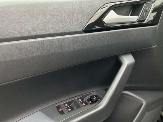 VOLKSWAGEN-NIVUS-1.0 200 TSI TOTAL FLEX HIGHLINE AUTOMÁTICO VOLKSWAGEN-NIVUS-2023