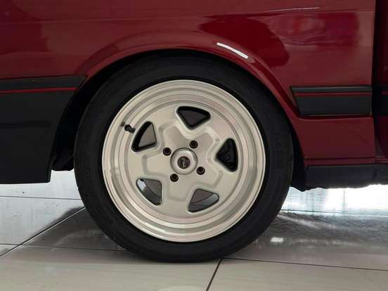 VOLKSWAGEN-PASSAT-1986