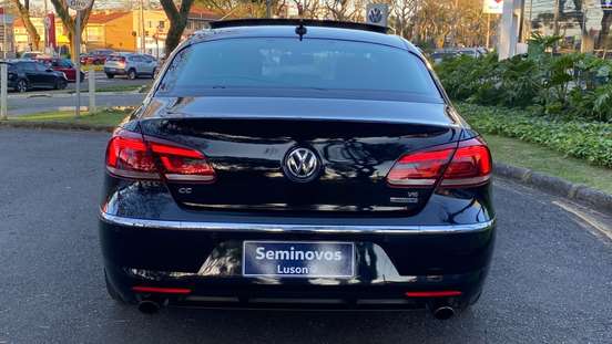 VOLKSWAGEN-PASSAT-2013