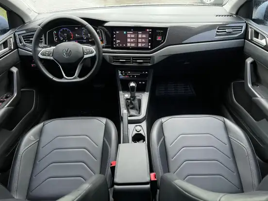 VOLKSWAGEN-POLO-2023
