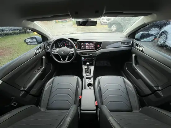 VOLKSWAGEN-POLO-2023
