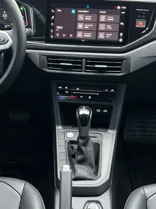 VOLKSWAGEN-POLO-2023