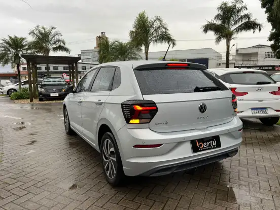 VOLKSWAGEN-POLO-2023
